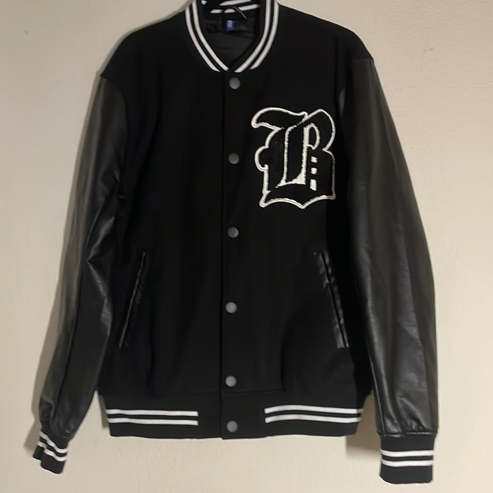 H&M Letterman Size L